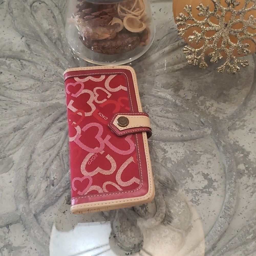 ❤ XOXO Zip Bifold Wallet